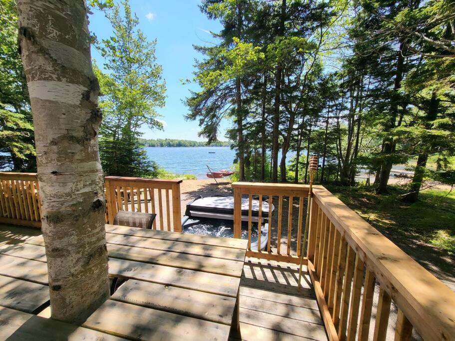 Leland'S Lakehouse Wolfville Exterior photo